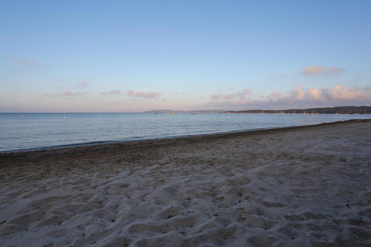 Appartements Acces Prive Plage De La Bergerie 耶尔 外观 照片
