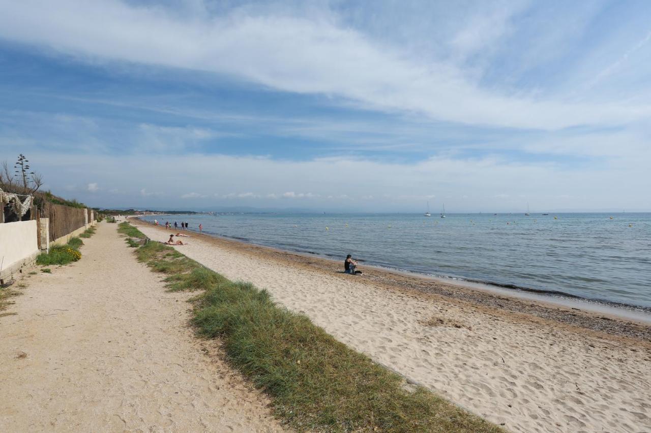 Appartements Acces Prive Plage De La Bergerie 耶尔 外观 照片
